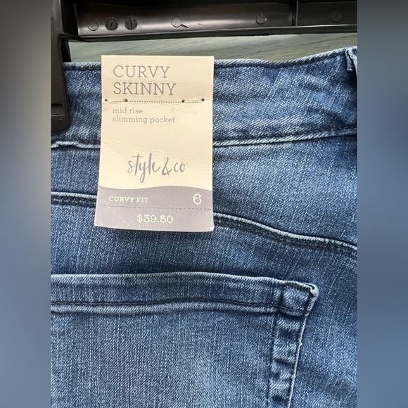 Style & Co Curvy Skinny Jeans - Picture 3 of 3